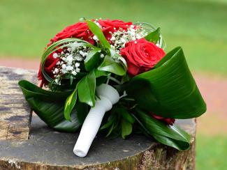 rode rozen bruidsbloemen foto Geurts